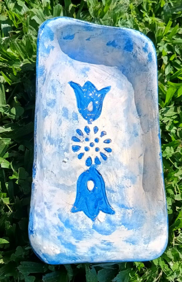 Jabonera rectangular blanca y azul